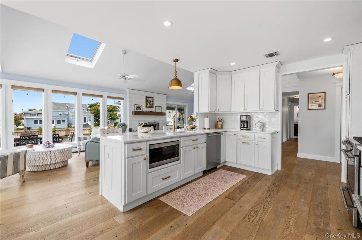 31 Shore Drive, Babylon, NY, 3 Bedrooms Bedrooms, 8 Rooms Rooms,2 BathroomsBathrooms,Residential,For Rent,Shore,0,1027559 31 Shore Drive, Babylon, NY, 3 Bedrooms Bedrooms, 8 Rooms Rooms,2 BathroomsBathrooms,Residential,For Rent,Shore,0,1027559