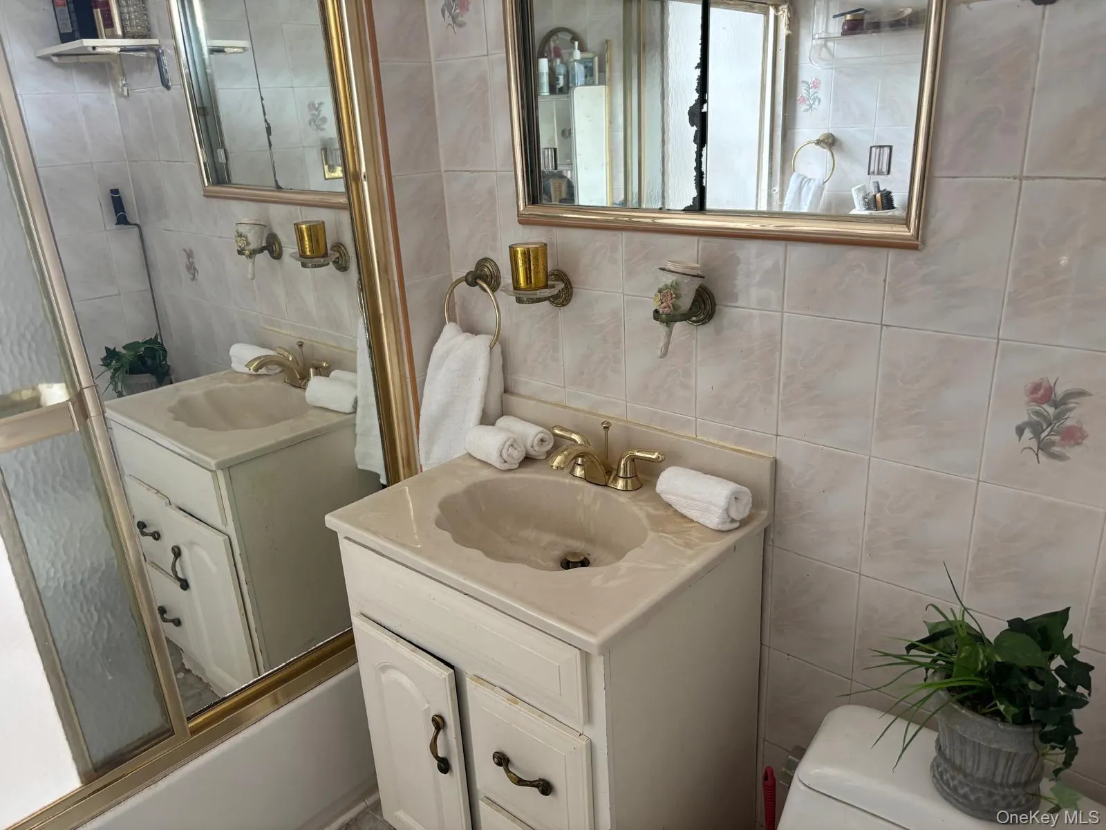 225-24 105th Avenue, New York, NY, 3 Bedrooms Bedrooms, 7 Rooms Rooms,2 BathroomsBathrooms,Residential,For Rent,105th,0,1027560 225-24 105th Avenue, New York, NY, 3 Bedrooms Bedrooms, 7 Rooms Rooms,2 BathroomsBathrooms,Residential,For Rent,105th,0,1027560