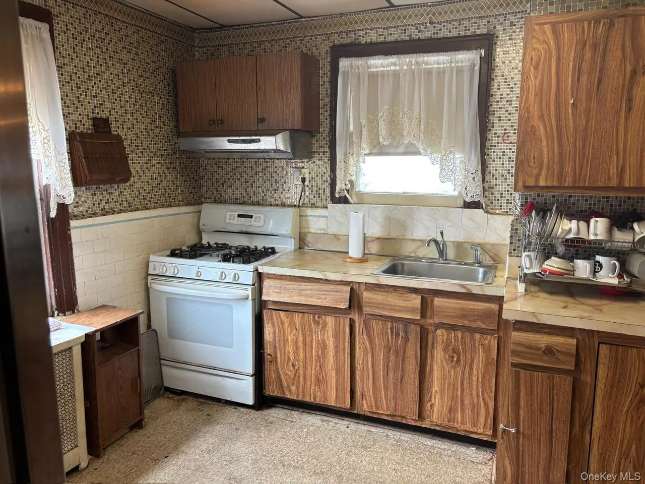 225-24 105th Avenue, New York, NY, 3 Bedrooms Bedrooms, 7 Rooms Rooms,2 BathroomsBathrooms,Residential,For Rent,105th,0,1027560 225-24 105th Avenue, New York, NY, 3 Bedrooms Bedrooms, 7 Rooms Rooms,2 BathroomsBathrooms,Residential,For Rent,105th,0,1027560