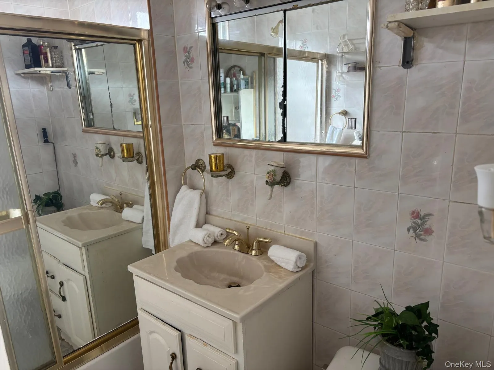 225-24 105th Avenue, New York, NY, 3 Bedrooms Bedrooms, 7 Rooms Rooms,2 BathroomsBathrooms,Residential,For Rent,105th,0,1027560 225-24 105th Avenue, New York, NY, 3 Bedrooms Bedrooms, 7 Rooms Rooms,2 BathroomsBathrooms,Residential,For Rent,105th,0,1027560