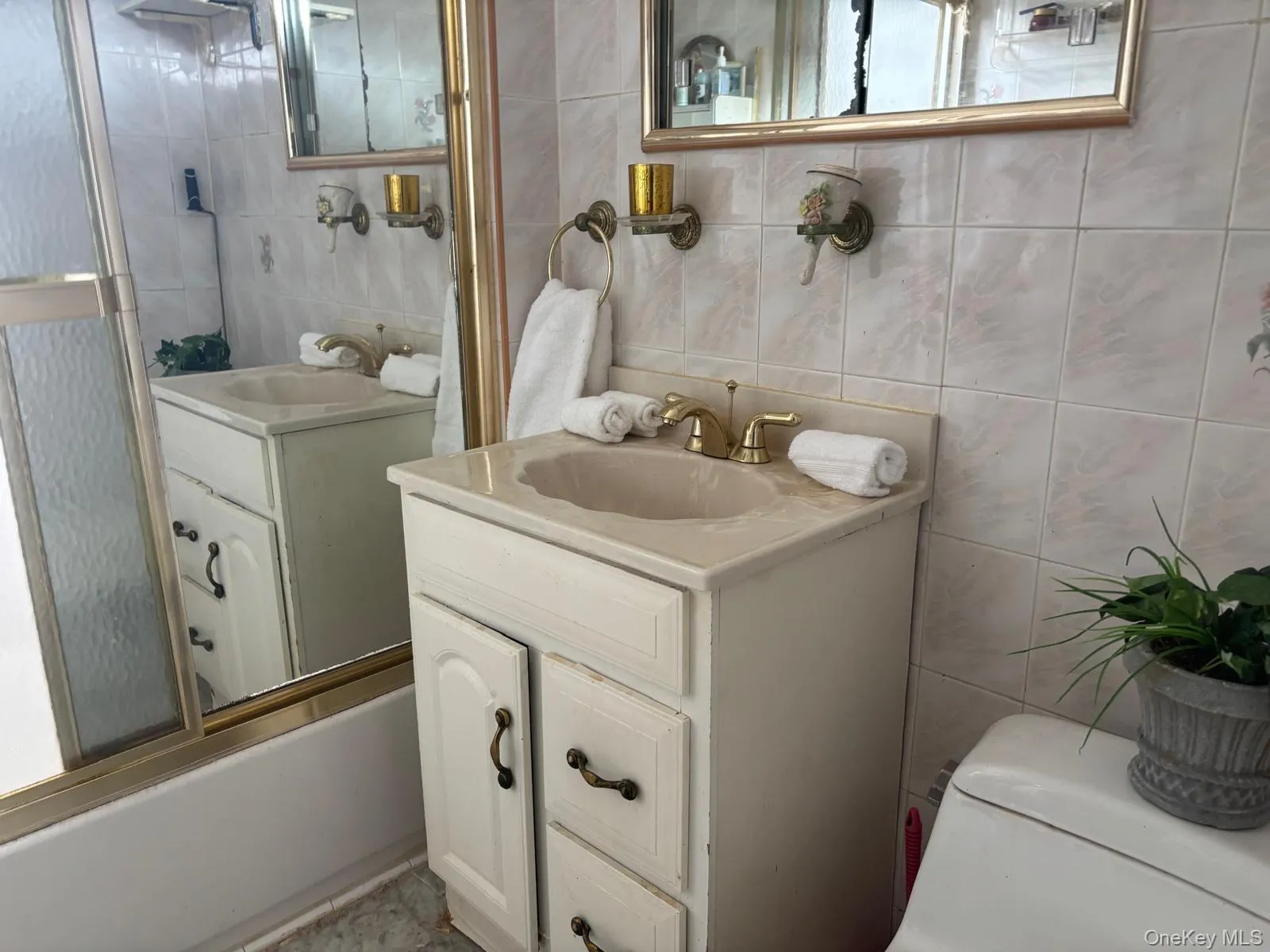 225-24 105th Avenue, New York, NY, 3 Bedrooms Bedrooms, 7 Rooms Rooms,2 BathroomsBathrooms,Residential,For Rent,105th,0,1027560 225-24 105th Avenue, New York, NY, 3 Bedrooms Bedrooms, 7 Rooms Rooms,2 BathroomsBathrooms,Residential,For Rent,105th,0,1027560