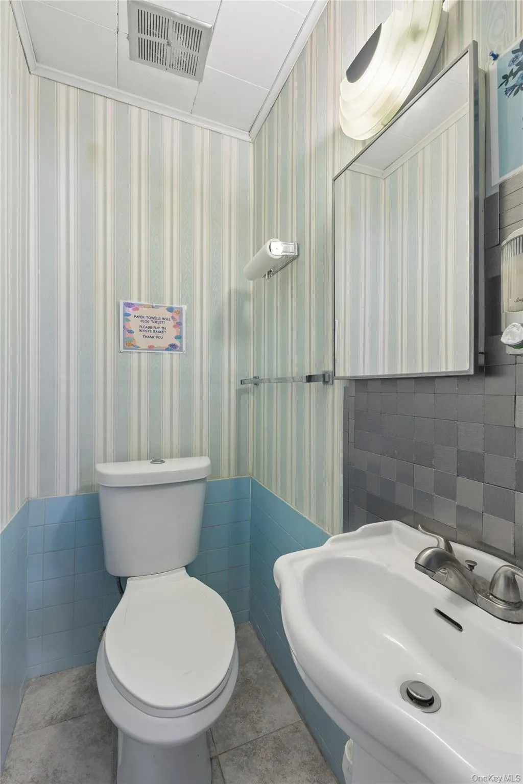 21932 130th Road, New York, NY, 3 Bedrooms Bedrooms, 9 Rooms Rooms,1 BathroomBathrooms,Residential,For Rent,130th,0,1027566 21932 130th Road, New York, NY, 3 Bedrooms Bedrooms, 9 Rooms Rooms,1 BathroomBathrooms,Residential,For Rent,130th,0,1027566