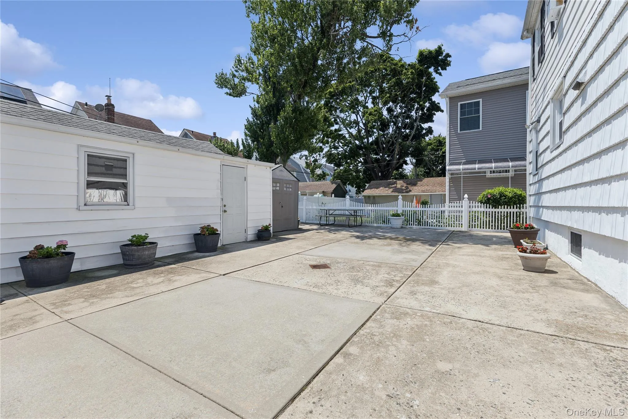 21932 130th Road, New York, NY, 3 Bedrooms Bedrooms, 9 Rooms Rooms,1 BathroomBathrooms,Residential,For Rent,130th,0,1027566 21932 130th Road, New York, NY, 3 Bedrooms Bedrooms, 9 Rooms Rooms,1 BathroomBathrooms,Residential,For Rent,130th,0,1027566