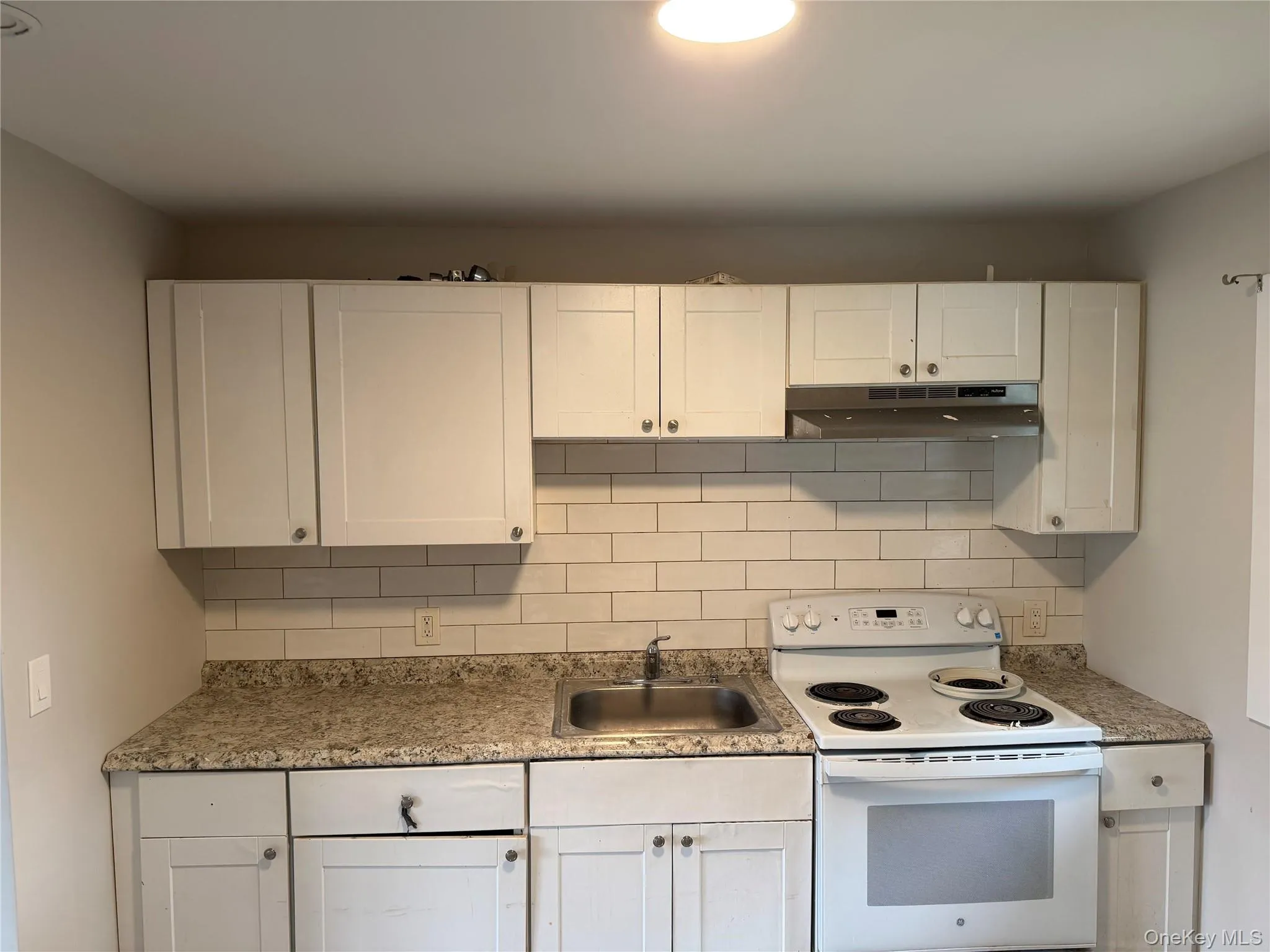 18 15th Street, Babylon, NY, 3 Bedrooms Bedrooms, 5 Rooms Rooms,1 BathroomBathrooms,Residential Lease,For Rent,15th,0,1027574 18 15th Street, Babylon, NY, 3 Bedrooms Bedrooms, 5 Rooms Rooms,1 BathroomBathrooms,Residential Lease,For Rent,15th,0,1027574