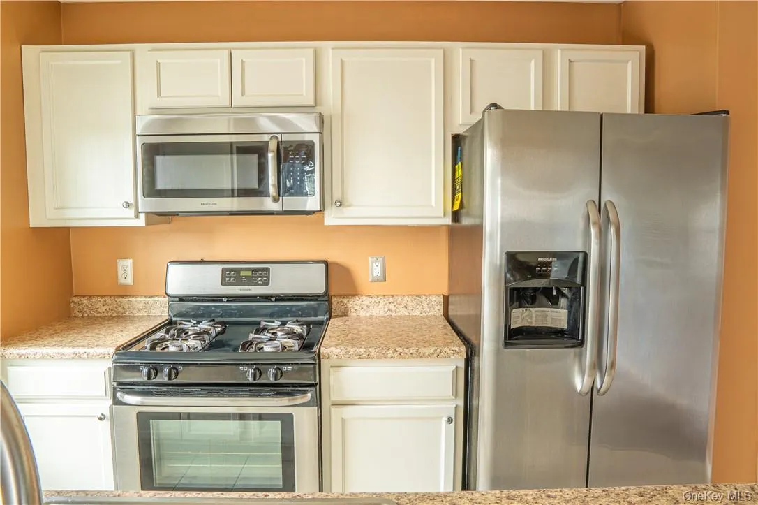 119 Ruth Court, Middletown, NY, 2 Bedrooms Bedrooms, 6 Rooms Rooms,2 BathroomsBathrooms,Residential Lease,For Rent,Ruth,0,1027578 119 Ruth Court, Middletown, NY, 2 Bedrooms Bedrooms, 6 Rooms Rooms,2 BathroomsBathrooms,Residential Lease,For Rent,Ruth,0,1027578