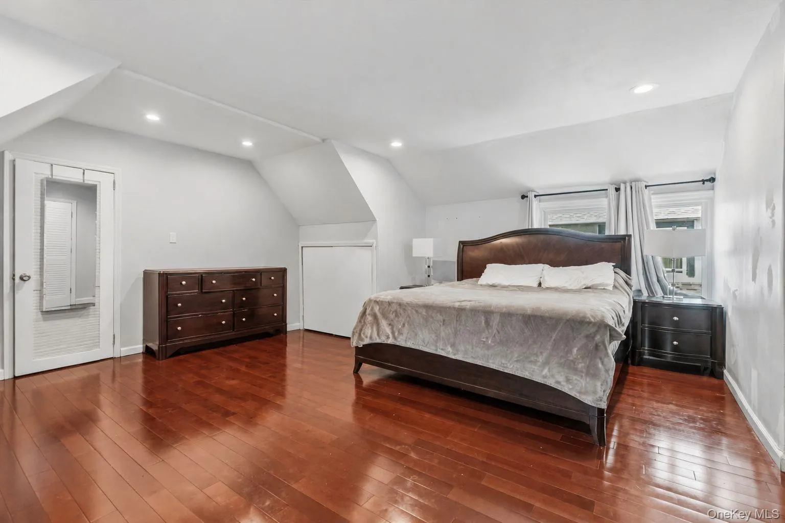 995 Kings Parkway, Hempstead, NY, 3 Bedrooms Bedrooms, 6 Rooms Rooms,2 BathroomsBathrooms,Residential,For Rent,Kings,0,1027579 995 Kings Parkway, Hempstead, NY, 3 Bedrooms Bedrooms, 6 Rooms Rooms,2 BathroomsBathrooms,Residential,For Rent,Kings,0,1027579