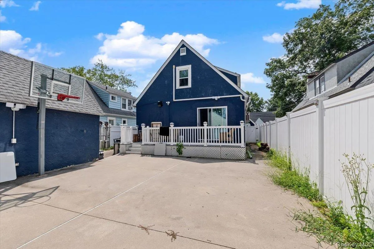 995 Kings Parkway, Hempstead, NY, 3 Bedrooms Bedrooms, 6 Rooms Rooms,2 BathroomsBathrooms,Residential,For Rent,Kings,0,1027579 995 Kings Parkway, Hempstead, NY, 3 Bedrooms Bedrooms, 6 Rooms Rooms,2 BathroomsBathrooms,Residential,For Rent,Kings,0,1027579