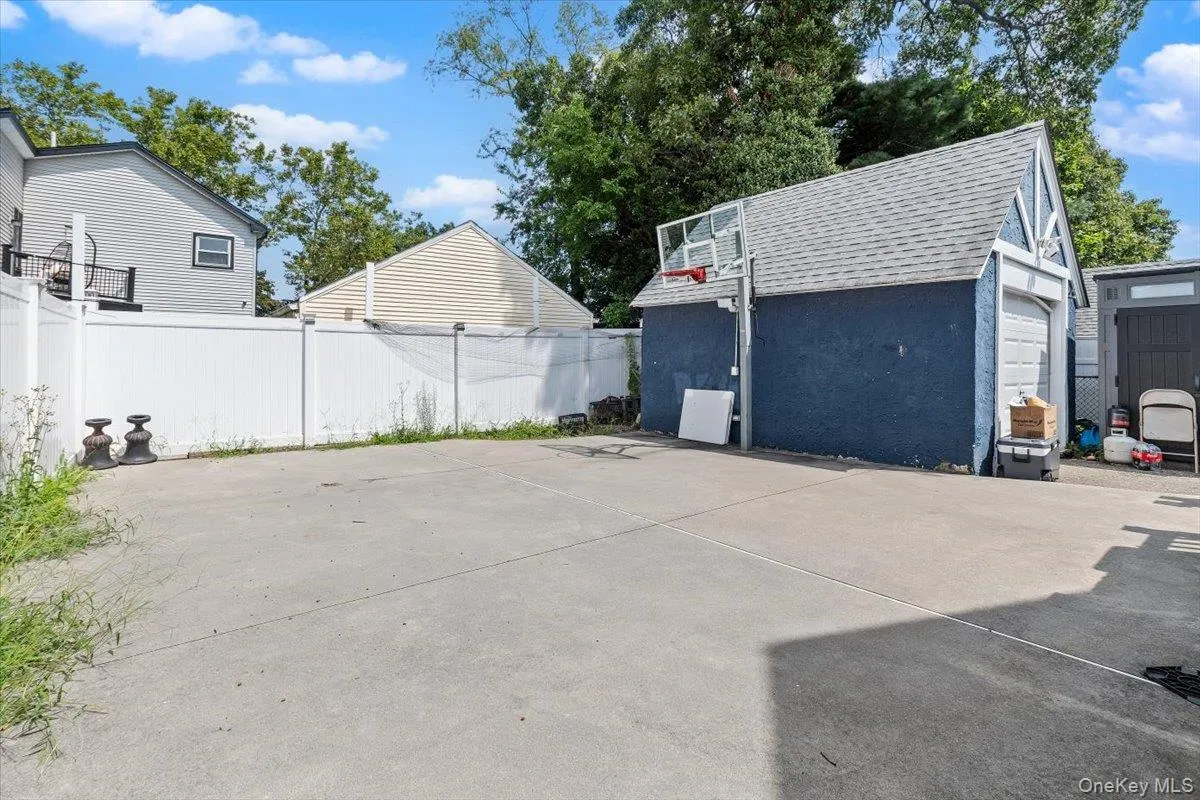 995 Kings Parkway, Hempstead, NY, 3 Bedrooms Bedrooms, 6 Rooms Rooms,2 BathroomsBathrooms,Residential,For Rent,Kings,0,1027579 995 Kings Parkway, Hempstead, NY, 3 Bedrooms Bedrooms, 6 Rooms Rooms,2 BathroomsBathrooms,Residential,For Rent,Kings,0,1027579
