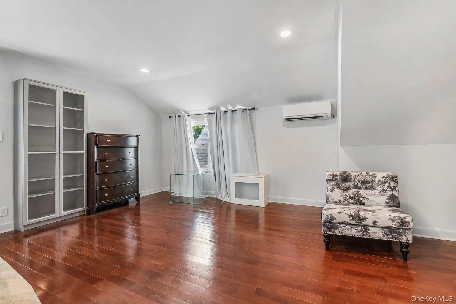 995 Kings Parkway, Hempstead, NY, 3 Bedrooms Bedrooms, 6 Rooms Rooms,2 BathroomsBathrooms,Residential,For Rent,Kings,0,1027579 995 Kings Parkway, Hempstead, NY, 3 Bedrooms Bedrooms, 6 Rooms Rooms,2 BathroomsBathrooms,Residential,For Rent,Kings,0,1027579