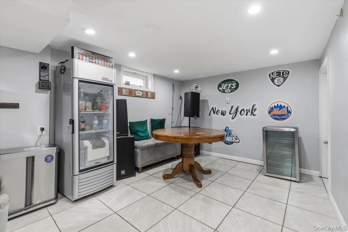 995 Kings Parkway, Hempstead, NY, 3 Bedrooms Bedrooms, 6 Rooms Rooms,2 BathroomsBathrooms,Residential,For Rent,Kings,0,1027579 995 Kings Parkway, Hempstead, NY, 3 Bedrooms Bedrooms, 6 Rooms Rooms,2 BathroomsBathrooms,Residential,For Rent,Kings,0,1027579