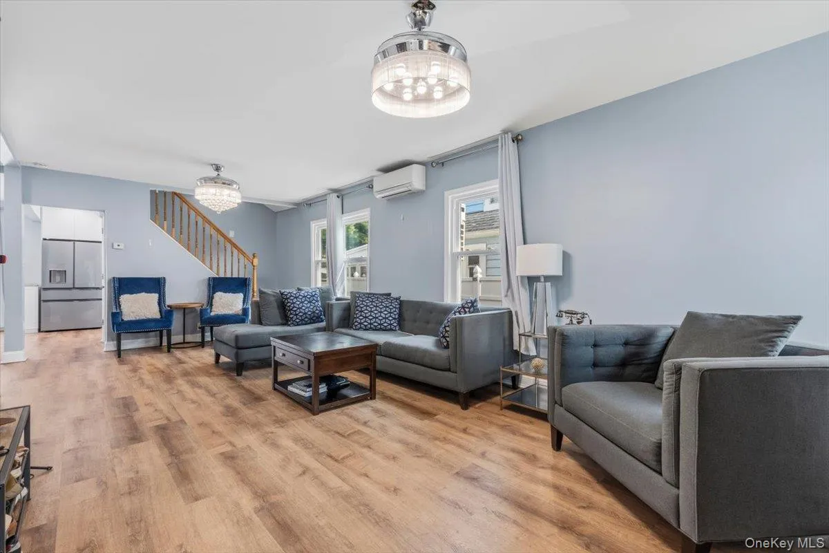 995 Kings Parkway, Hempstead, NY, 3 Bedrooms Bedrooms, 6 Rooms Rooms,2 BathroomsBathrooms,Residential,For Rent,Kings,0,1027579 995 Kings Parkway, Hempstead, NY, 3 Bedrooms Bedrooms, 6 Rooms Rooms,2 BathroomsBathrooms,Residential,For Rent,Kings,0,1027579