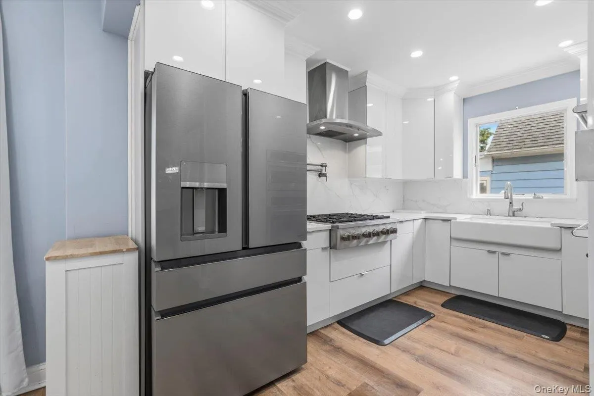 995 Kings Parkway, Hempstead, NY, 3 Bedrooms Bedrooms, 6 Rooms Rooms,2 BathroomsBathrooms,Residential,For Rent,Kings,0,1027579 995 Kings Parkway, Hempstead, NY, 3 Bedrooms Bedrooms, 6 Rooms Rooms,2 BathroomsBathrooms,Residential,For Rent,Kings,0,1027579