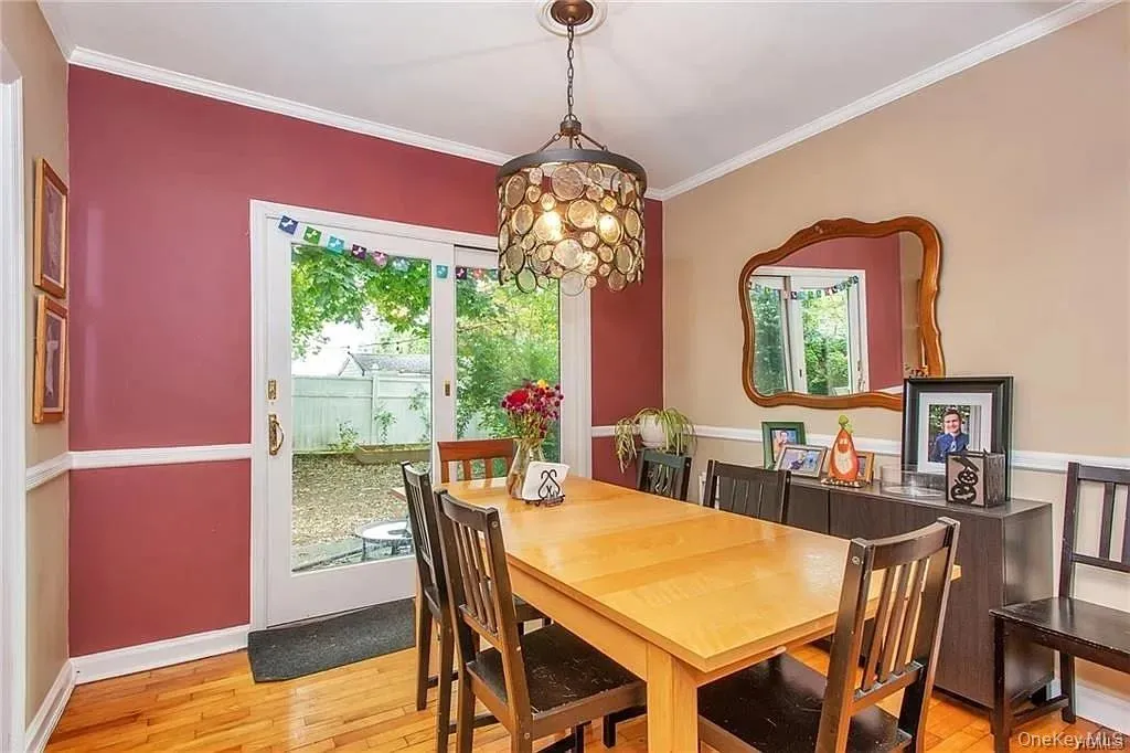 7 Wendover Road, Eastchester, NY, 3 Bedrooms Bedrooms, 6 Rooms Rooms,2 BathroomsBathrooms,Residential Lease,For Rent,Wendover,0,1027581 7 Wendover Road, Eastchester, NY, 3 Bedrooms Bedrooms, 6 Rooms Rooms,2 BathroomsBathrooms,Residential Lease,For Rent,Wendover,0,1027581