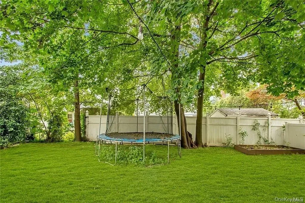 7 Wendover Road, Eastchester, NY, 3 Bedrooms Bedrooms, 6 Rooms Rooms,2 BathroomsBathrooms,Residential Lease,For Rent,Wendover,0,1027581 7 Wendover Road, Eastchester, NY, 3 Bedrooms Bedrooms, 6 Rooms Rooms,2 BathroomsBathrooms,Residential Lease,For Rent,Wendover,0,1027581