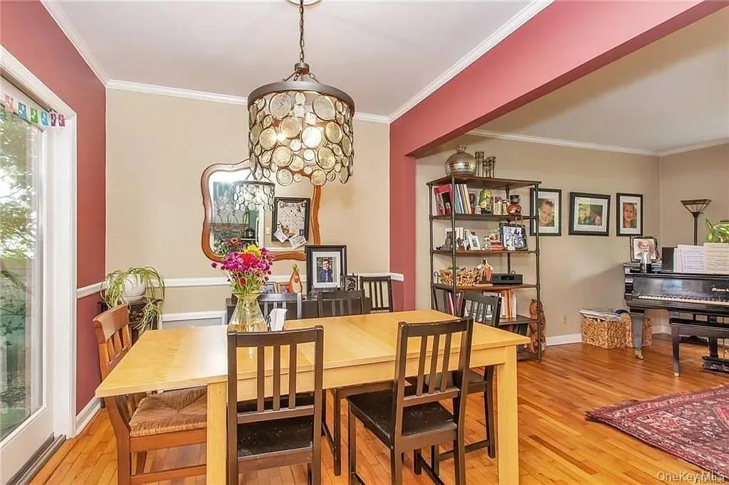 7 Wendover Road, Eastchester, NY, 3 Bedrooms Bedrooms, 6 Rooms Rooms,2 BathroomsBathrooms,Residential Lease,For Rent,Wendover,0,1027581 7 Wendover Road, Eastchester, NY, 3 Bedrooms Bedrooms, 6 Rooms Rooms,2 BathroomsBathrooms,Residential Lease,For Rent,Wendover,0,1027581