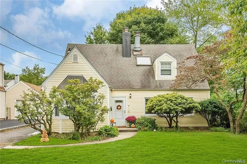 7 Wendover Road, Eastchester, NY, 3 Bedrooms Bedrooms, 6 Rooms Rooms,2 BathroomsBathrooms,Residential Lease,For Rent,Wendover,0,1027581 7 Wendover Road, Eastchester, NY, 3 Bedrooms Bedrooms, 6 Rooms Rooms,2 BathroomsBathrooms,Residential Lease,For Rent,Wendover,0,1027581
