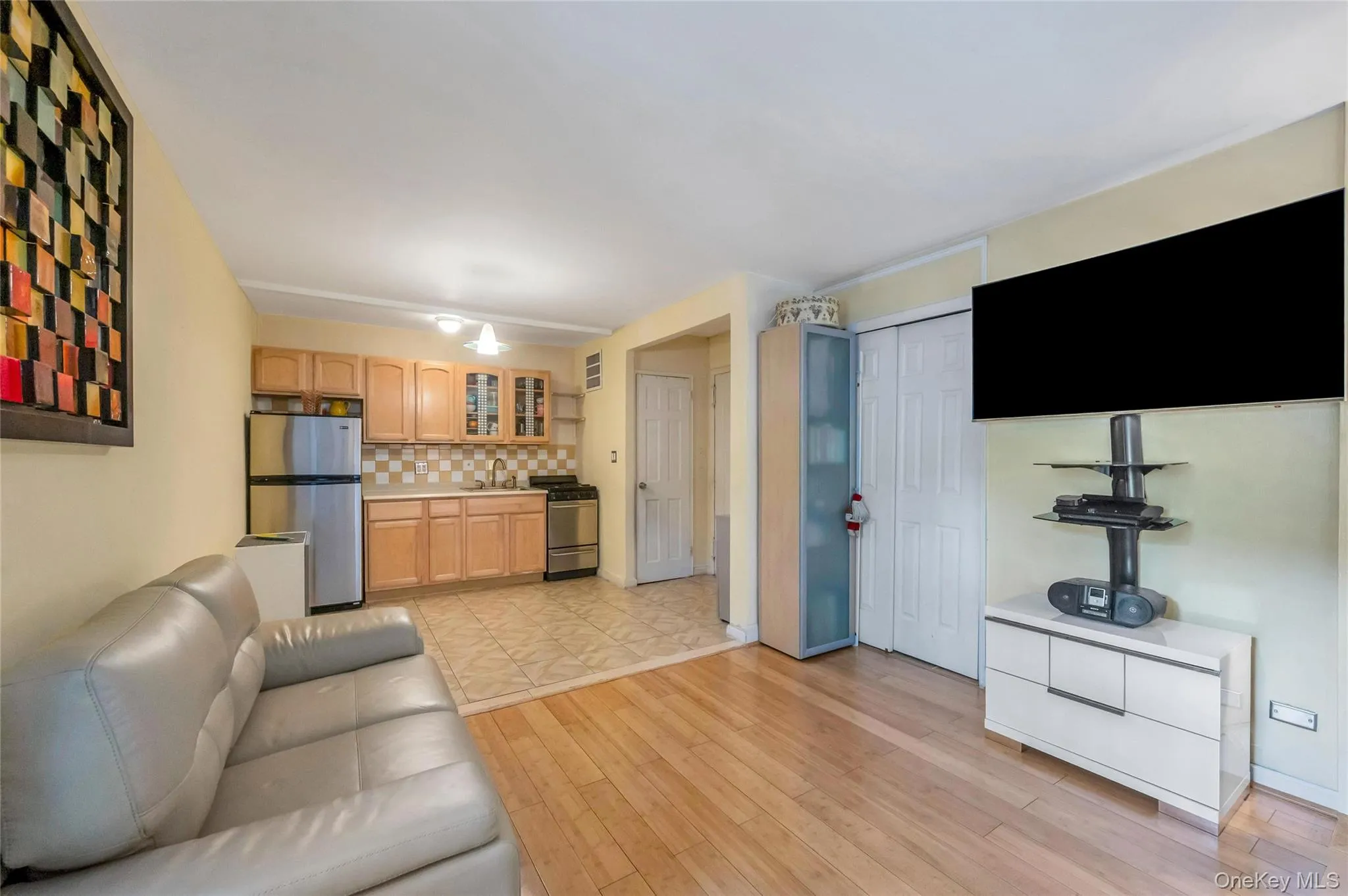 37-50 87th Street, New York, NY, 2 Rooms Rooms,1 BathroomBathrooms,Residential,For Rent,87th,0,1027582 37-50 87th Street, New York, NY, 2 Rooms Rooms,1 BathroomBathrooms,Residential,For Rent,87th,0,1027582
