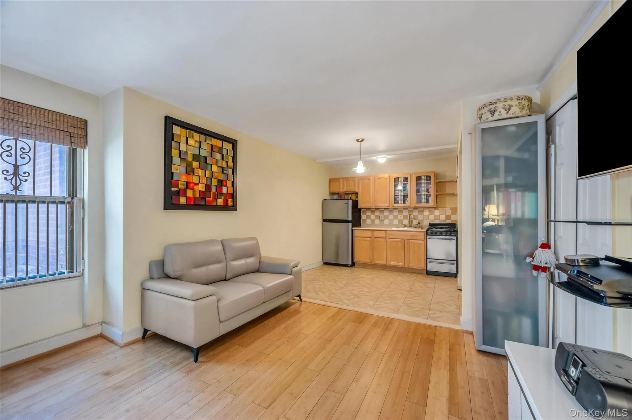 37-50 87th Street, New York, NY, 2 Rooms Rooms,1 BathroomBathrooms,Residential,For Rent,87th,0,1027582 37-50 87th Street, New York, NY, 2 Rooms Rooms,1 BathroomBathrooms,Residential,For Rent,87th,0,1027582