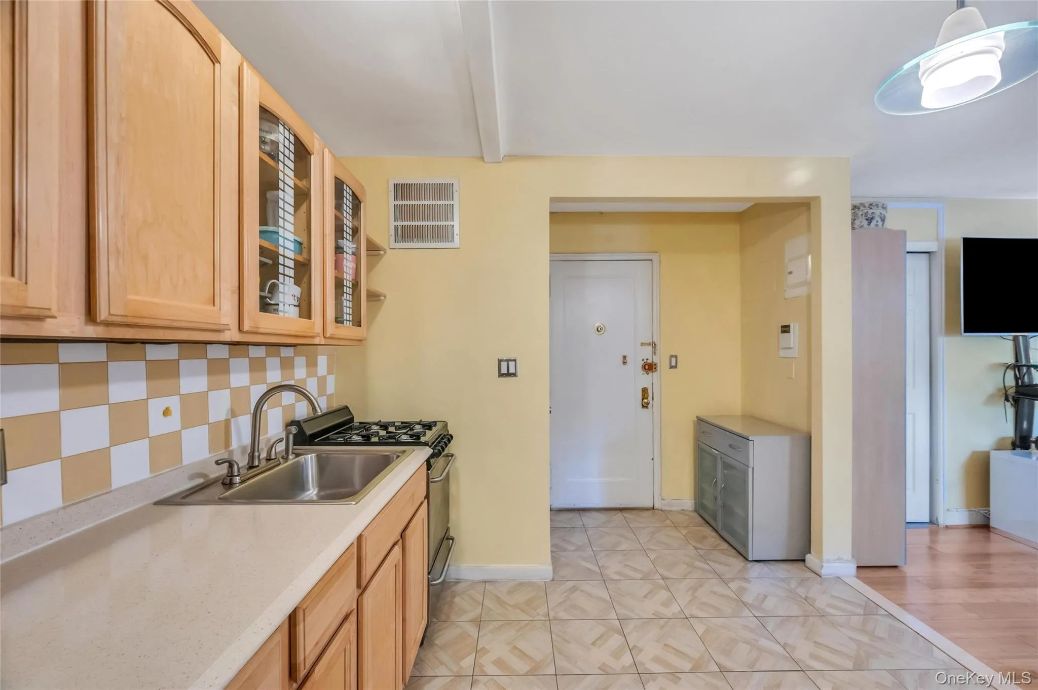 37-50 87th Street, New York, NY, 2 Rooms Rooms,1 BathroomBathrooms,Residential,For Rent,87th,0,1027582 37-50 87th Street, New York, NY, 2 Rooms Rooms,1 BathroomBathrooms,Residential,For Rent,87th,0,1027582