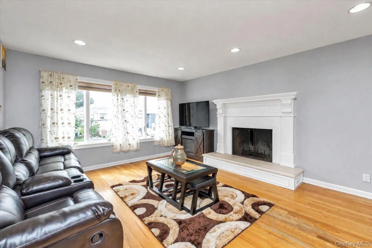 2489 Aron Drive, Hempstead, NY, 5 Bedrooms Bedrooms, 10 Rooms Rooms,3 BathroomsBathrooms,Residential,For Rent,Aron,0,1027585 2489 Aron Drive, Hempstead, NY, 5 Bedrooms Bedrooms, 10 Rooms Rooms,3 BathroomsBathrooms,Residential,For Rent,Aron,0,1027585