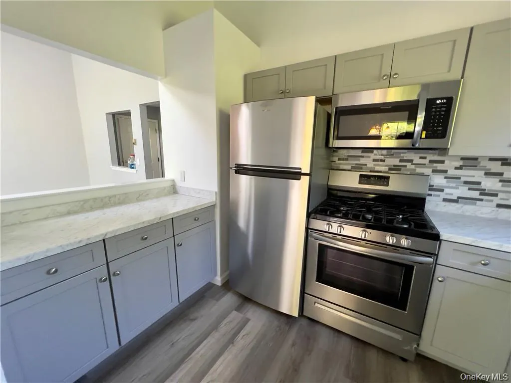 17 Lexington Hill, Monroe, NY, 2 Bedrooms Bedrooms, 5 Rooms Rooms,2 BathroomsBathrooms,Residential Lease,For Rent,Lexington,0,1027587 17 Lexington Hill, Monroe, NY, 2 Bedrooms Bedrooms, 5 Rooms Rooms,2 BathroomsBathrooms,Residential Lease,For Rent,Lexington,0,1027587