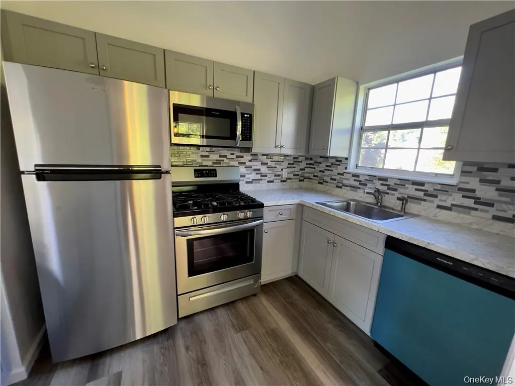 17 Lexington Hill, Monroe, NY, 2 Bedrooms Bedrooms, 5 Rooms Rooms,2 BathroomsBathrooms,Residential Lease,For Rent,Lexington,0,1027587 17 Lexington Hill, Monroe, NY, 2 Bedrooms Bedrooms, 5 Rooms Rooms,2 BathroomsBathrooms,Residential Lease,For Rent,Lexington,0,1027587