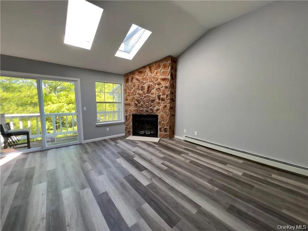 17 Lexington Hill, Monroe, NY, 2 Bedrooms Bedrooms, 5 Rooms Rooms,2 BathroomsBathrooms,Residential Lease,For Rent,Lexington,0,1027587 17 Lexington Hill, Monroe, NY, 2 Bedrooms Bedrooms, 5 Rooms Rooms,2 BathroomsBathrooms,Residential Lease,For Rent,Lexington,0,1027587