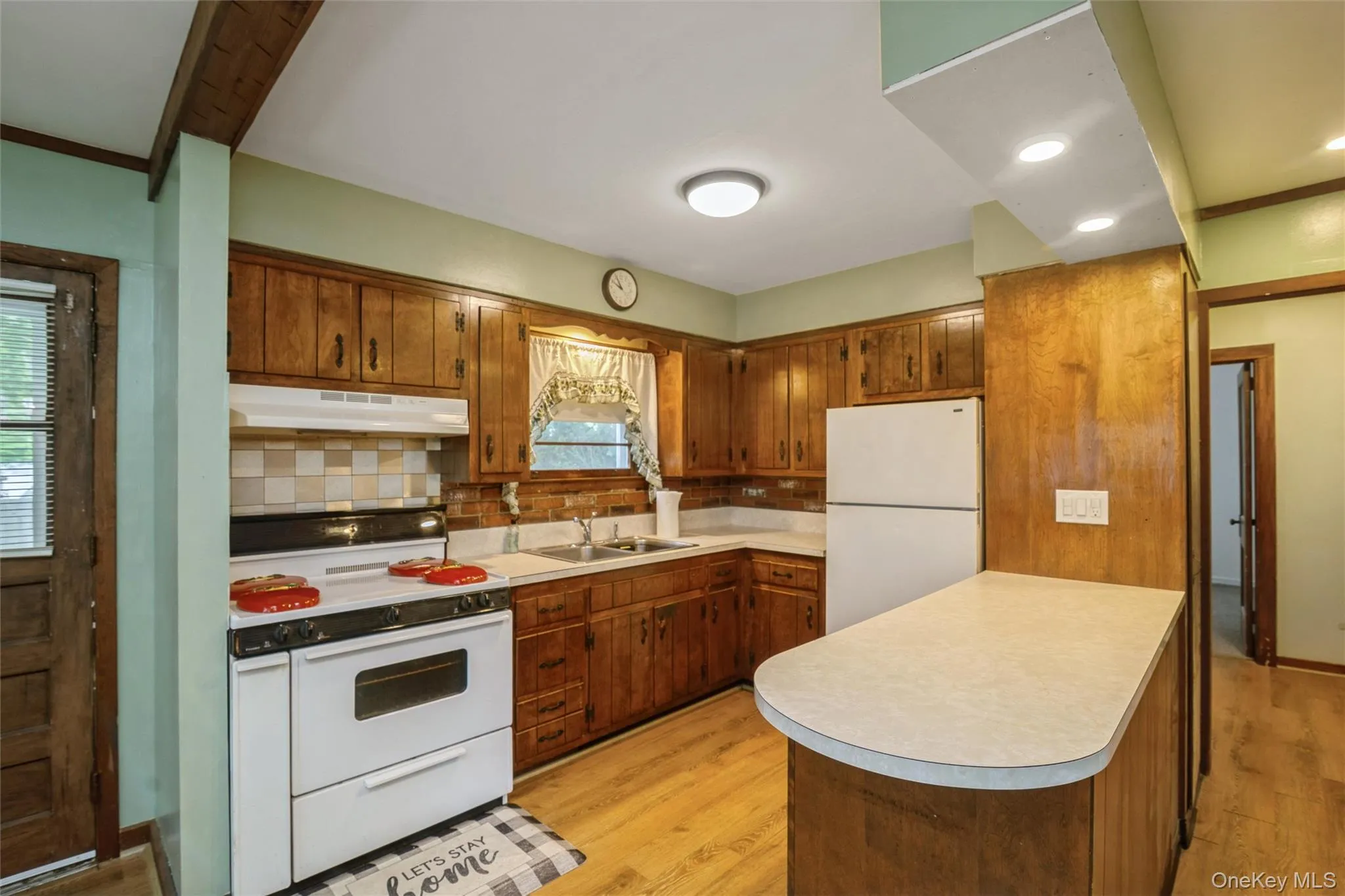 46 Mc Gaw Avenue, Brookhaven, NY, 4 Bedrooms Bedrooms, 7 Rooms Rooms,1 BathroomBathrooms,Residential,For Rent,Mc Gaw,0,1027588 46 Mc Gaw Avenue, Brookhaven, NY, 4 Bedrooms Bedrooms, 7 Rooms Rooms,1 BathroomBathrooms,Residential,For Rent,Mc Gaw,0,1027588