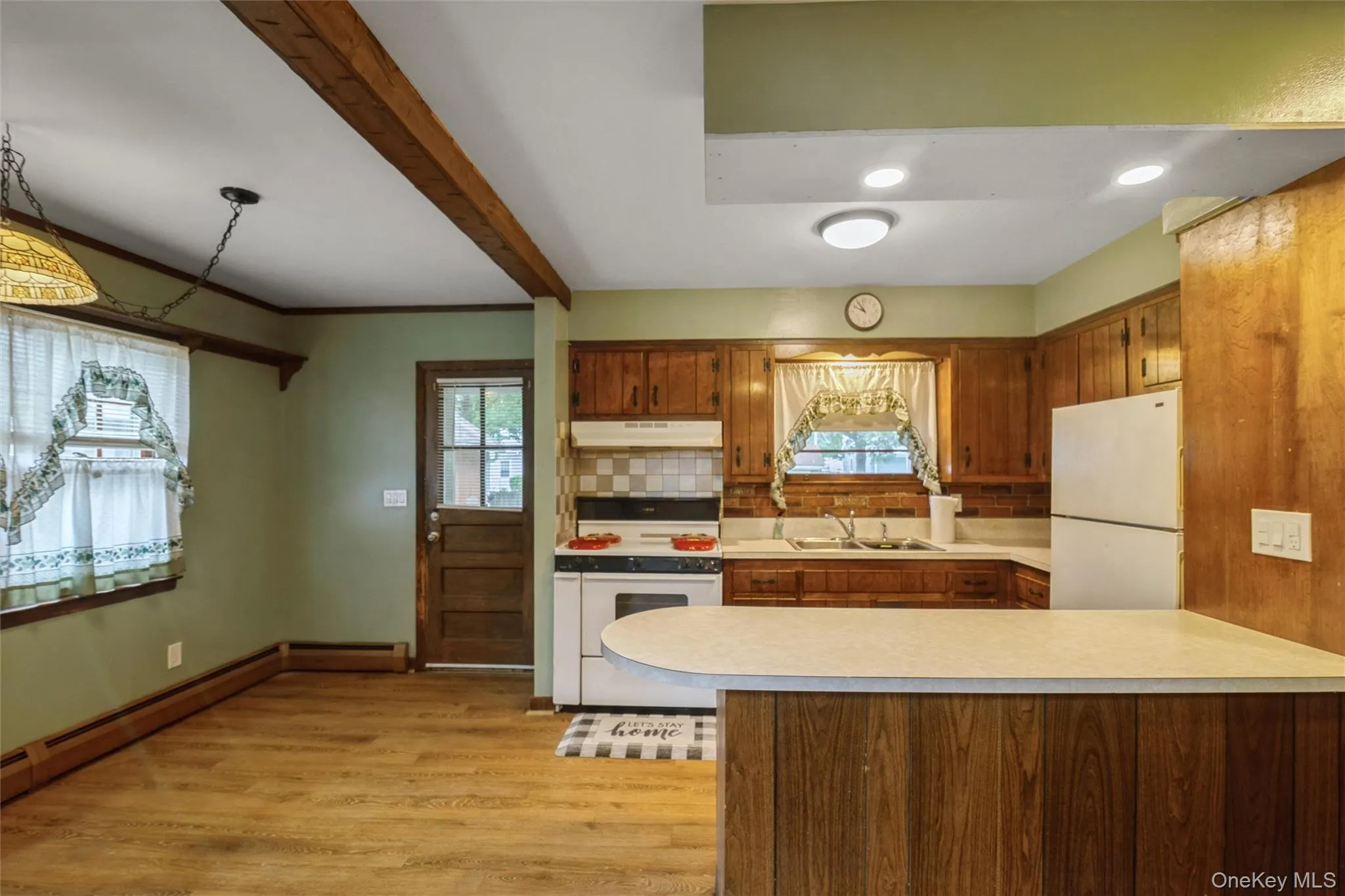 46 Mc Gaw Avenue, Brookhaven, NY, 4 Bedrooms Bedrooms, 7 Rooms Rooms,1 BathroomBathrooms,Residential,For Rent,Mc Gaw,0,1027588 46 Mc Gaw Avenue, Brookhaven, NY, 4 Bedrooms Bedrooms, 7 Rooms Rooms,1 BathroomBathrooms,Residential,For Rent,Mc Gaw,0,1027588
