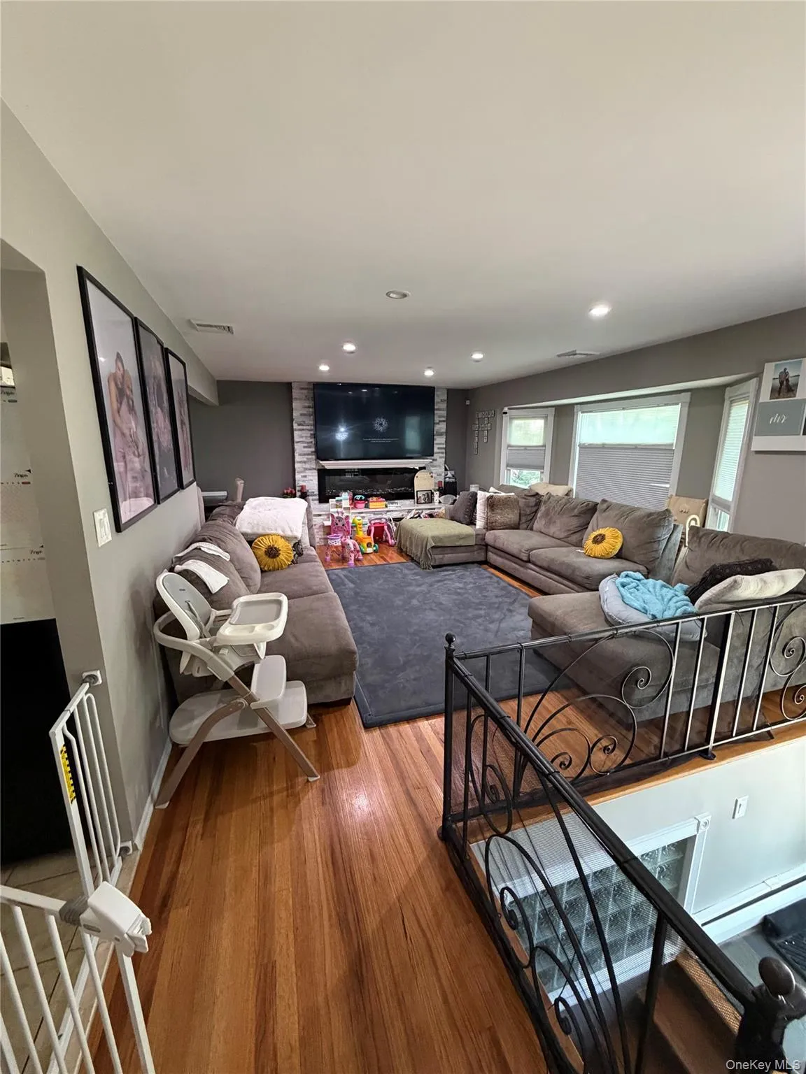 6 Raphael Street, Huntington, NY, 5 Bedrooms Bedrooms, 8 Rooms Rooms,3 BathroomsBathrooms,Residential Lease,For Rent,Raphael,0,1027592 6 Raphael Street, Huntington, NY, 5 Bedrooms Bedrooms, 8 Rooms Rooms,3 BathroomsBathrooms,Residential Lease,For Rent,Raphael,0,1027592