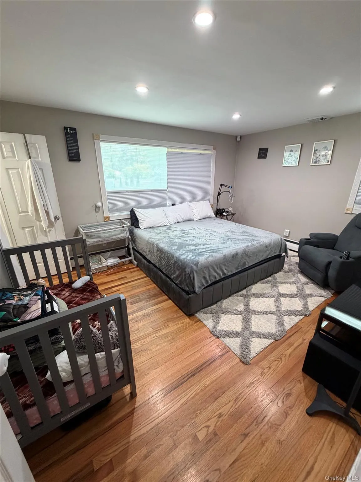 6 Raphael Street, Huntington, NY, 5 Bedrooms Bedrooms, 8 Rooms Rooms,3 BathroomsBathrooms,Residential Lease,For Rent,Raphael,0,1027592 6 Raphael Street, Huntington, NY, 5 Bedrooms Bedrooms, 8 Rooms Rooms,3 BathroomsBathrooms,Residential Lease,For Rent,Raphael,0,1027592