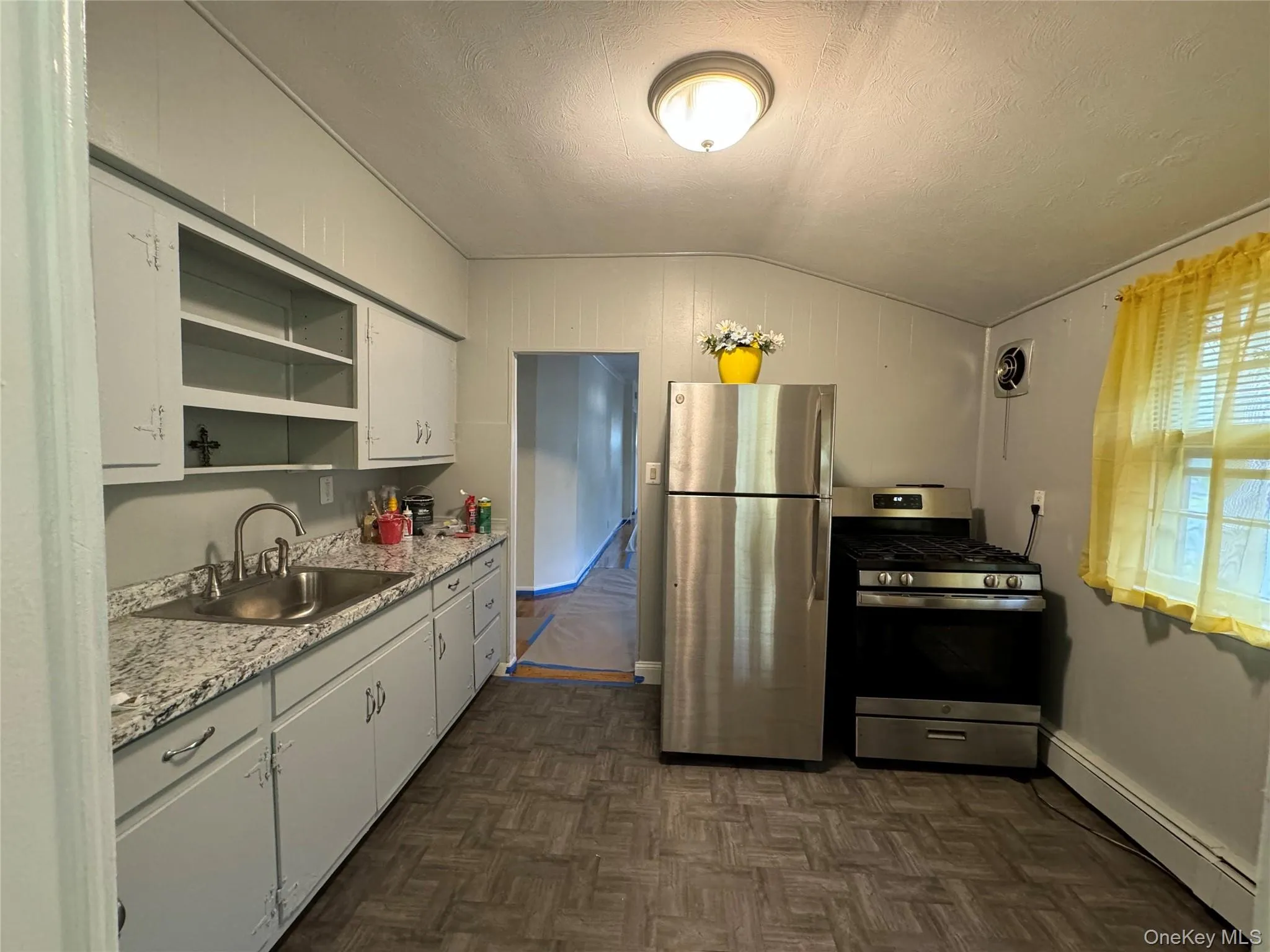 8 Blackberry Lane, Huntington, NY, 3 Bedrooms Bedrooms, 6 Rooms Rooms,1 BathroomBathrooms,Residential Lease,For Rent,Blackberry,0,1027593 8 Blackberry Lane, Huntington, NY, 3 Bedrooms Bedrooms, 6 Rooms Rooms,1 BathroomBathrooms,Residential Lease,For Rent,Blackberry,0,1027593
