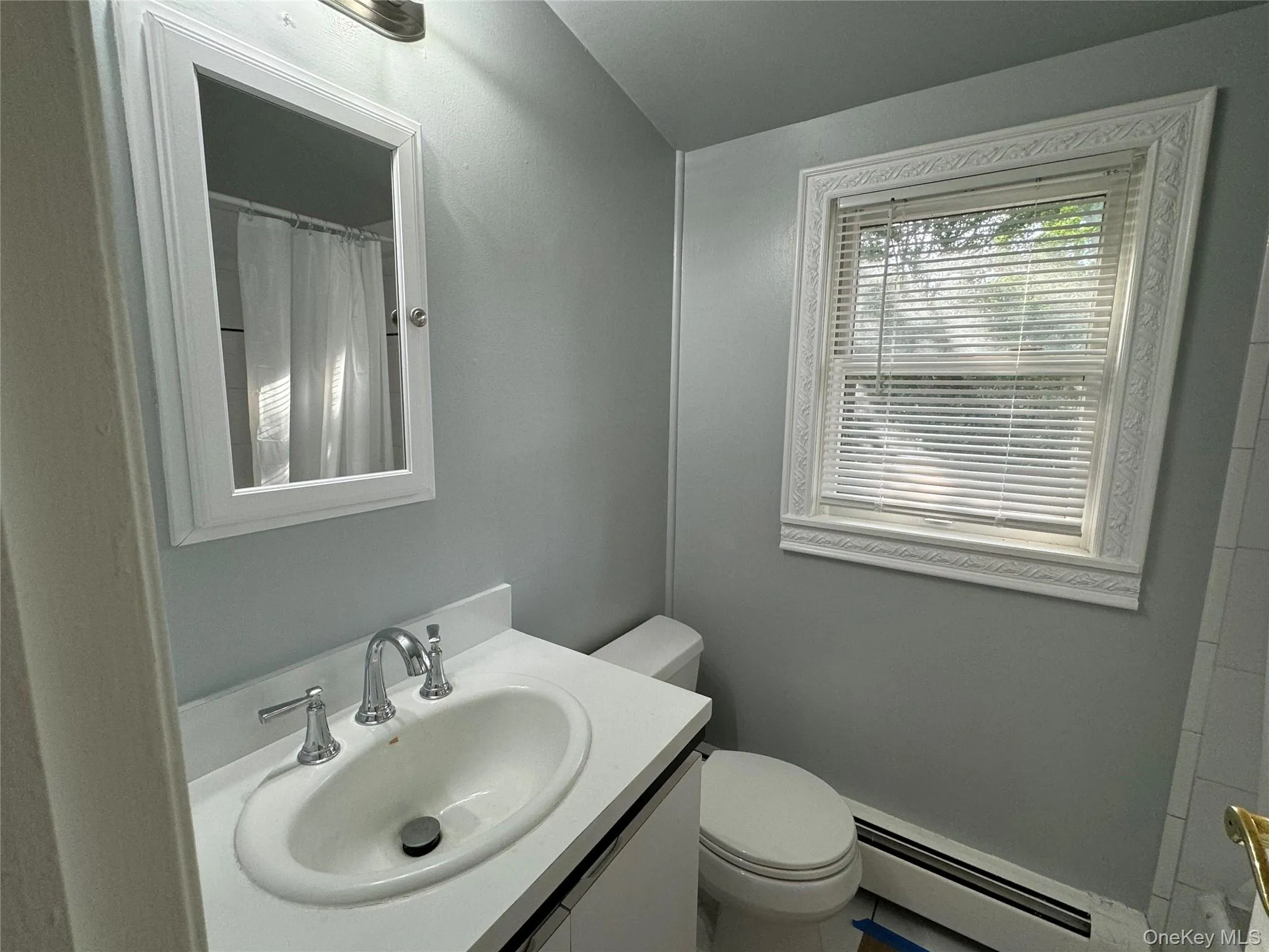 8 Blackberry Lane, Huntington, NY, 3 Bedrooms Bedrooms, 6 Rooms Rooms,1 BathroomBathrooms,Residential Lease,For Rent,Blackberry,0,1027593 8 Blackberry Lane, Huntington, NY, 3 Bedrooms Bedrooms, 6 Rooms Rooms,1 BathroomBathrooms,Residential Lease,For Rent,Blackberry,0,1027593