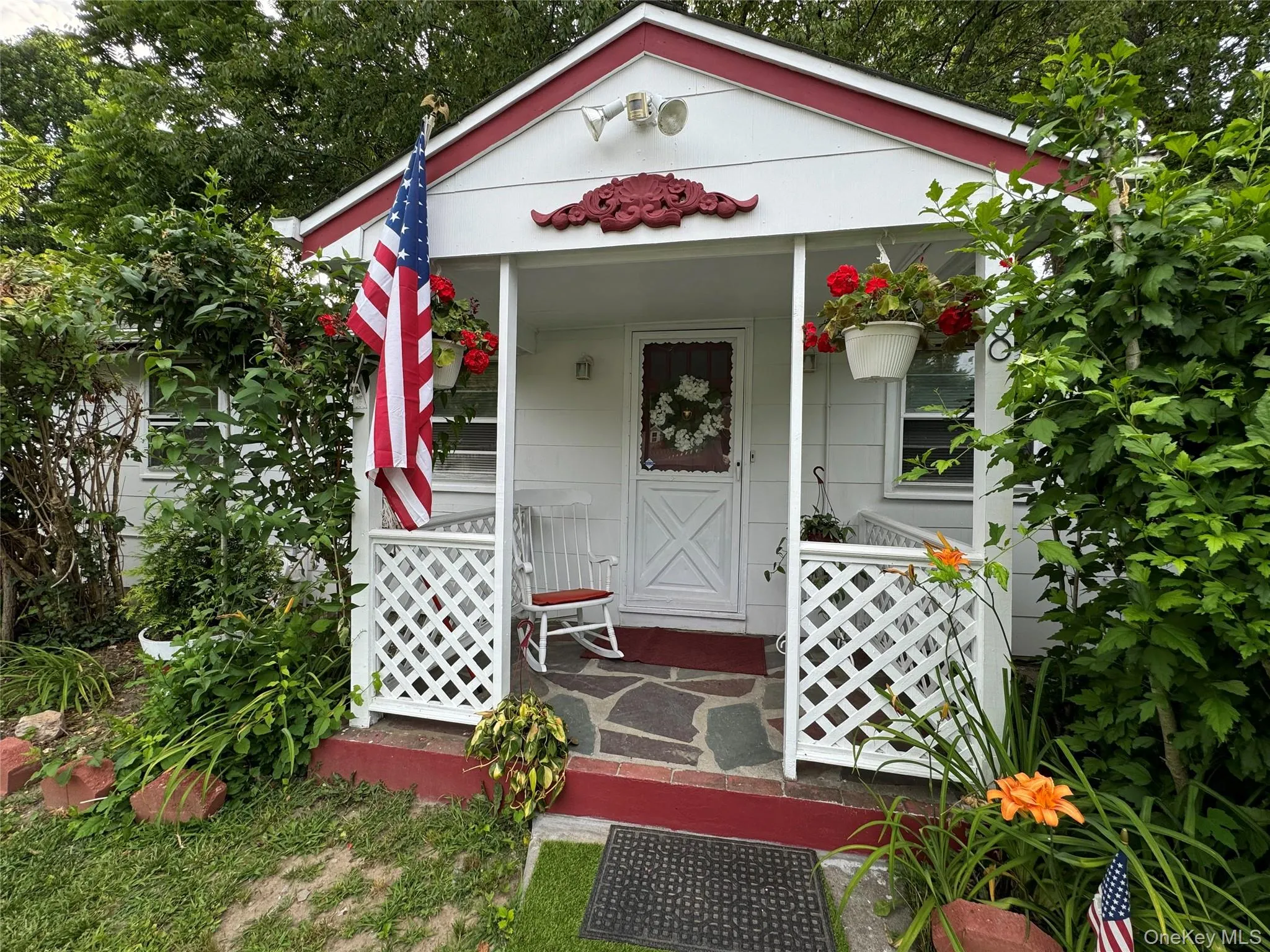 8 Blackberry Lane, Huntington, NY, 3 Bedrooms Bedrooms, 6 Rooms Rooms,1 BathroomBathrooms,Residential Lease,For Rent,Blackberry,0,1027593 8 Blackberry Lane, Huntington, NY, 3 Bedrooms Bedrooms, 6 Rooms Rooms,1 BathroomBathrooms,Residential Lease,For Rent,Blackberry,0,1027593