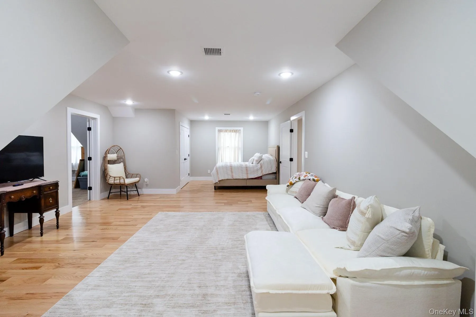 An expansive layout provides exceptional flexibility, easily accommodating a variety of furniture arrangements while preserving an open, airy atmosphere. An expansive layout provides exceptional flexibility, easily accommodating a variety of furniture arrangements while preserving an open, airy atmosphere.