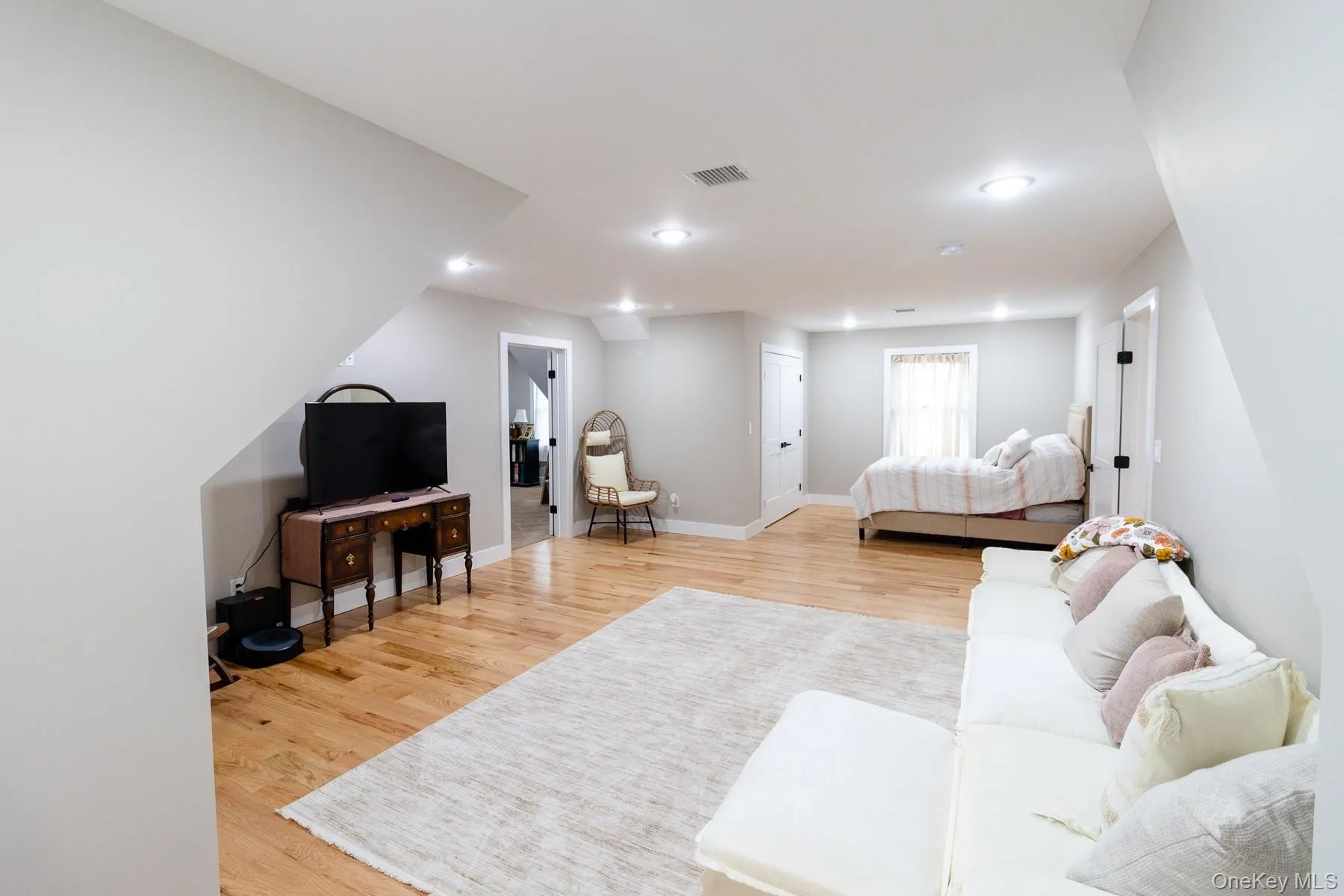 Designed to adapt to changing needs, this generously proportioned space comfortably supports both everyday living and a variety of lifestyle uses within one cohesive space. Designed to adapt to changing needs, this generously proportioned space comfortably supports both everyday living and a variety of lifestyle uses within one cohesive space.