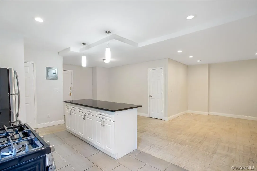140 Hartsdale Avenue, Greenburgh, NY, 2 Bedrooms Bedrooms, 4 Rooms Rooms,1 BathroomBathrooms,Residential Lease,For Rent,Hartsdale,0,1027605 140 Hartsdale Avenue, Greenburgh, NY, 2 Bedrooms Bedrooms, 4 Rooms Rooms,1 BathroomBathrooms,Residential Lease,For Rent,Hartsdale,0,1027605