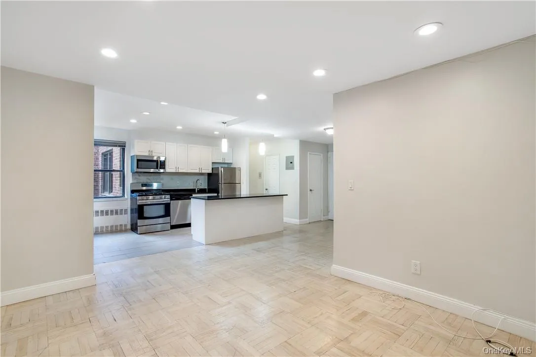 140 Hartsdale Avenue, Greenburgh, NY, 2 Bedrooms Bedrooms, 4 Rooms Rooms,1 BathroomBathrooms,Residential Lease,For Rent,Hartsdale,0,1027605 140 Hartsdale Avenue, Greenburgh, NY, 2 Bedrooms Bedrooms, 4 Rooms Rooms,1 BathroomBathrooms,Residential Lease,For Rent,Hartsdale,0,1027605