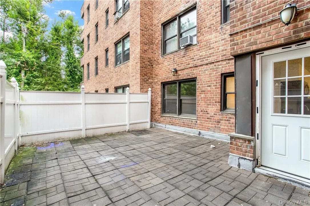 140 Hartsdale Avenue, Greenburgh, NY, 2 Bedrooms Bedrooms, 4 Rooms Rooms,1 BathroomBathrooms,Residential Lease,For Rent,Hartsdale,0,1027605 140 Hartsdale Avenue, Greenburgh, NY, 2 Bedrooms Bedrooms, 4 Rooms Rooms,1 BathroomBathrooms,Residential Lease,For Rent,Hartsdale,0,1027605