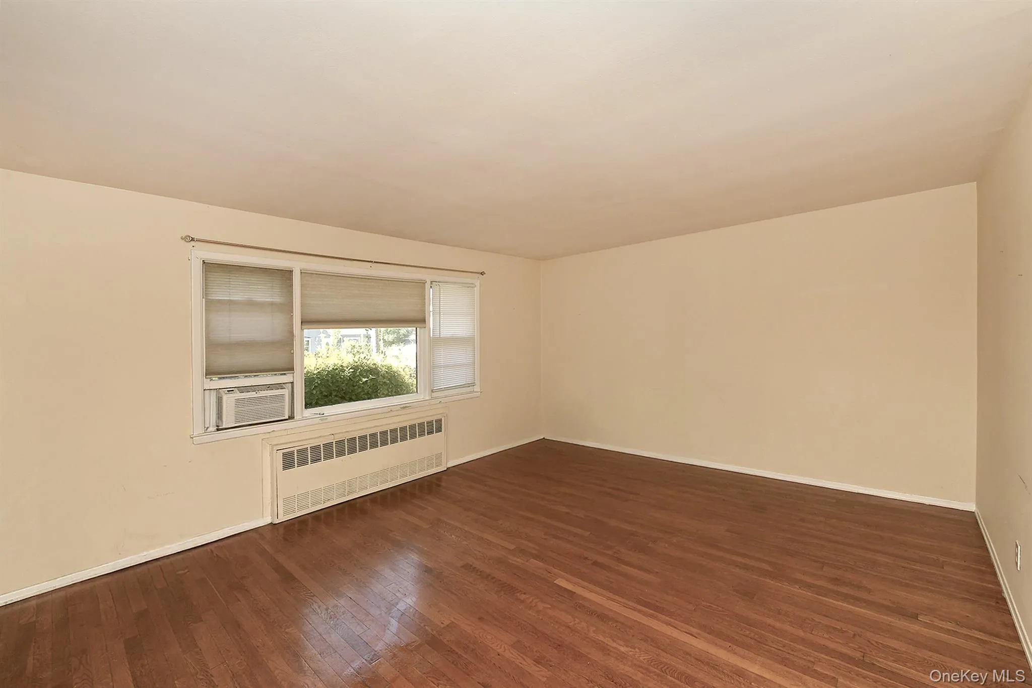 31 Lieper Street, Huntington, NY, 4 Bedrooms Bedrooms, 7 Rooms Rooms,2 BathroomsBathrooms,Residential,For Rent,Lieper,0,1027606 31 Lieper Street, Huntington, NY, 4 Bedrooms Bedrooms, 7 Rooms Rooms,2 BathroomsBathrooms,Residential,For Rent,Lieper,0,1027606
