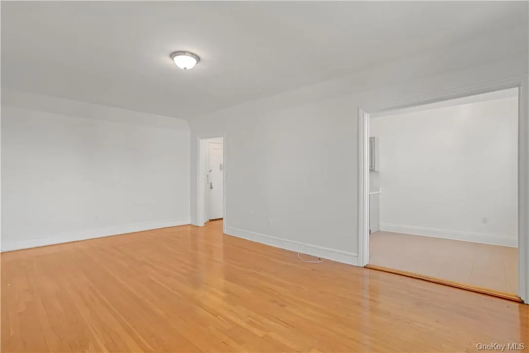 254 Martine Avenue, White Plains, NY, 2 Bedrooms Bedrooms, 4 Rooms Rooms,1 BathroomBathrooms,Residential Lease,For Rent,Martine,0,1027611 254 Martine Avenue, White Plains, NY, 2 Bedrooms Bedrooms, 4 Rooms Rooms,1 BathroomBathrooms,Residential Lease,For Rent,Martine,0,1027611
