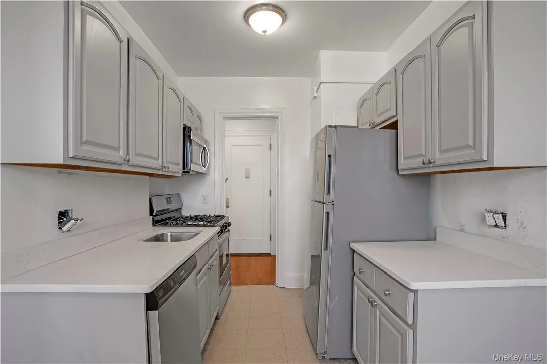 254 Martine Avenue, White Plains, NY, 2 Bedrooms Bedrooms, 4 Rooms Rooms,1 BathroomBathrooms,Residential Lease,For Rent,Martine,0,1027611 254 Martine Avenue, White Plains, NY, 2 Bedrooms Bedrooms, 4 Rooms Rooms,1 BathroomBathrooms,Residential Lease,For Rent,Martine,0,1027611
