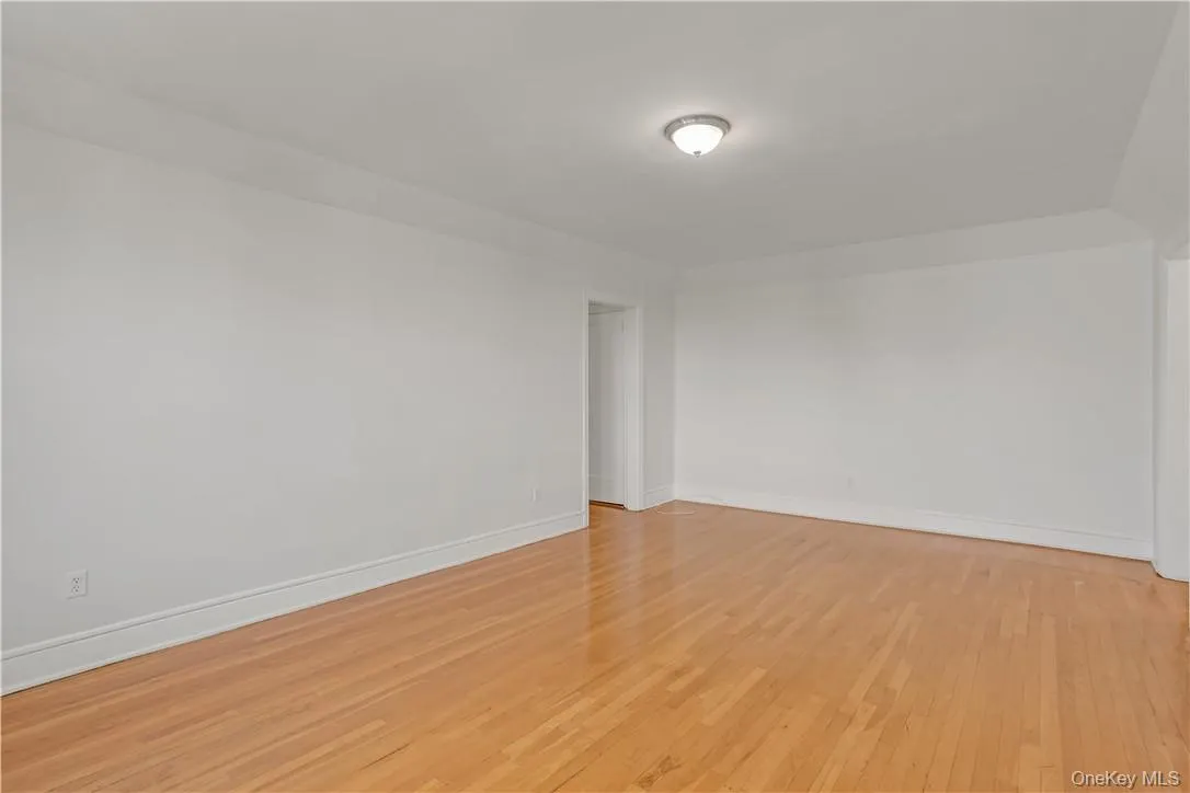 254 Martine Avenue, White Plains, NY, 2 Bedrooms Bedrooms, 4 Rooms Rooms,1 BathroomBathrooms,Residential Lease,For Rent,Martine,0,1027611 254 Martine Avenue, White Plains, NY, 2 Bedrooms Bedrooms, 4 Rooms Rooms,1 BathroomBathrooms,Residential Lease,For Rent,Martine,0,1027611