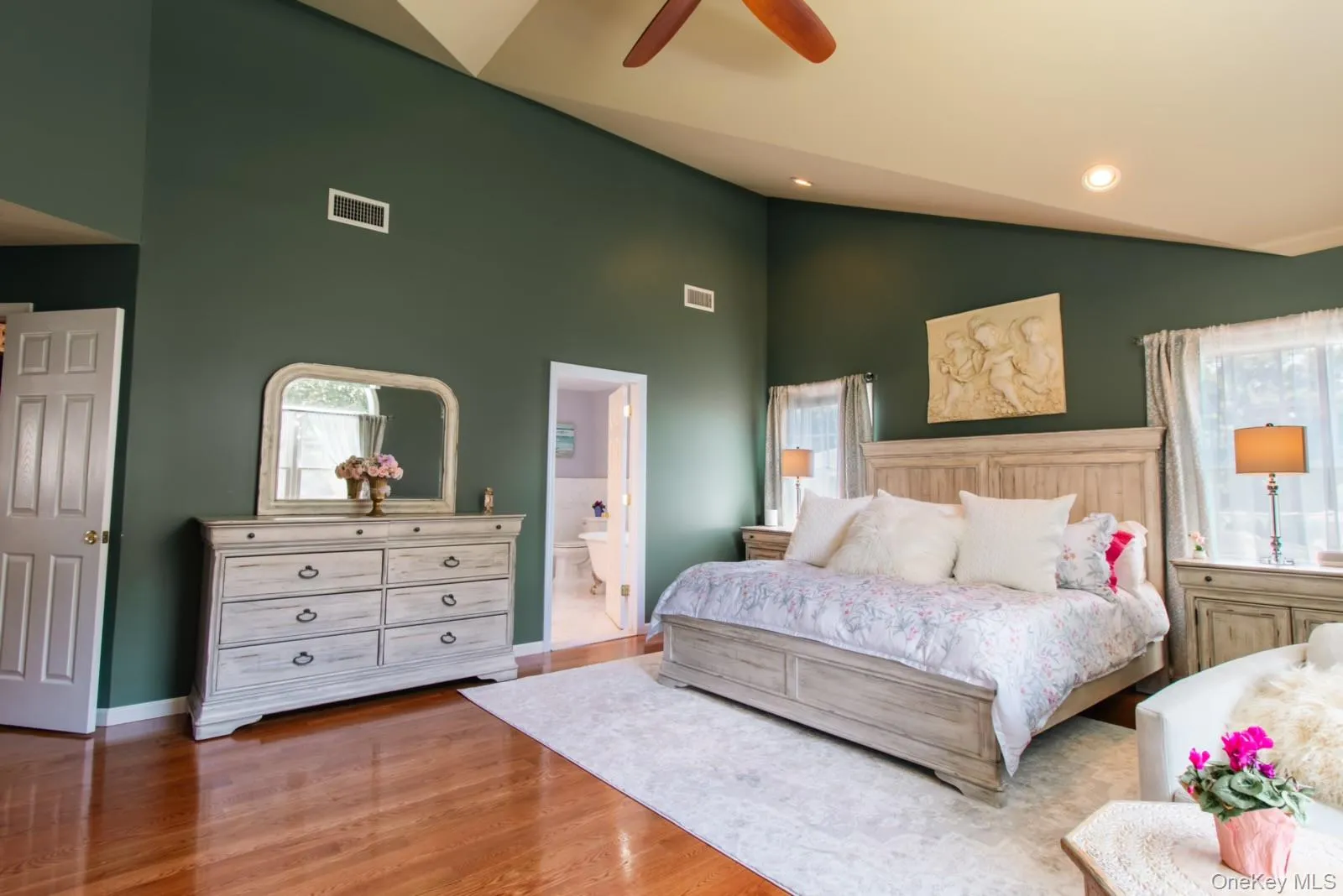 5 Hickory Lane, North Hempstead, NY, 4 Bedrooms Bedrooms, 12 Rooms Rooms,3 BathroomsBathrooms,Residential,For Rent,Hickory,0,1027617 5 Hickory Lane, North Hempstead, NY, 4 Bedrooms Bedrooms, 12 Rooms Rooms,3 BathroomsBathrooms,Residential,For Rent,Hickory,0,1027617