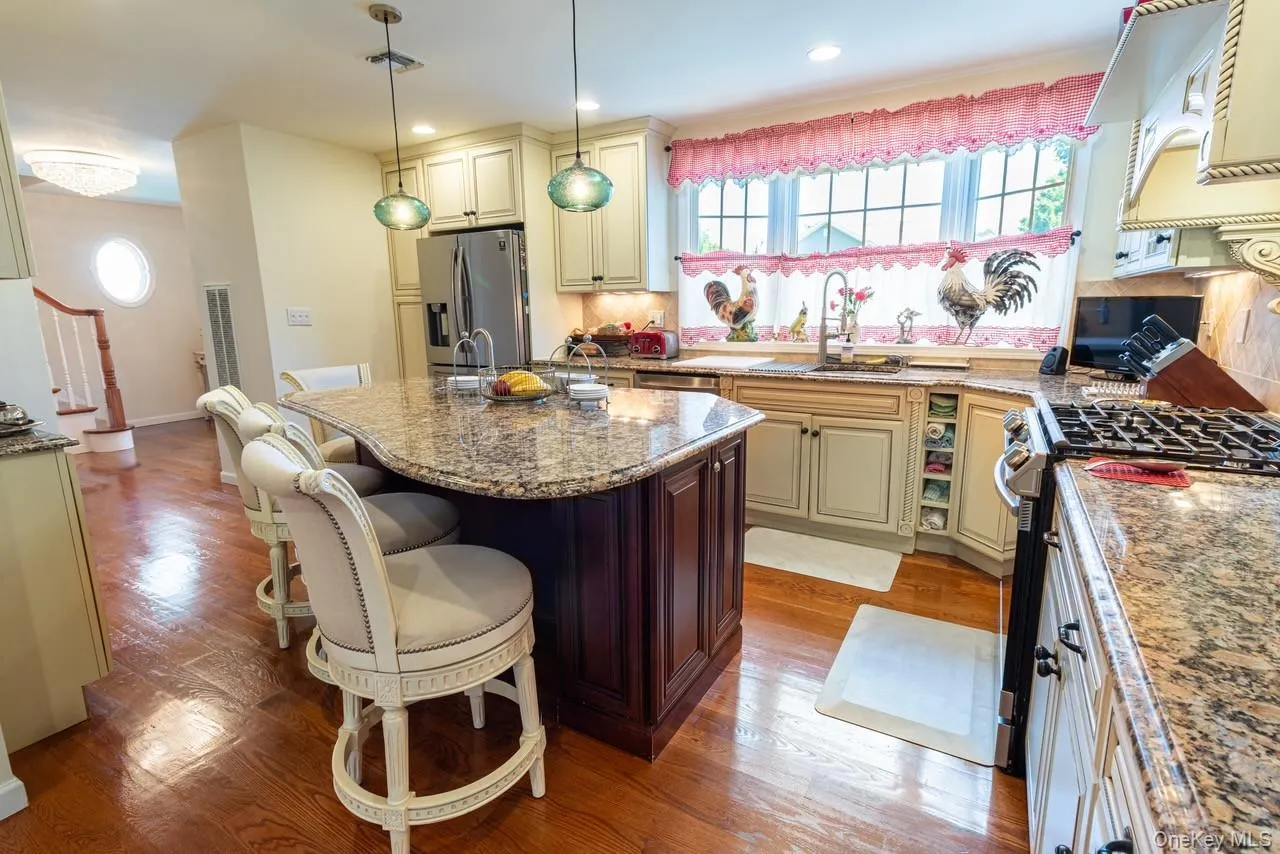 5 Hickory Lane, North Hempstead, NY, 4 Bedrooms Bedrooms, 12 Rooms Rooms,3 BathroomsBathrooms,Residential,For Rent,Hickory,0,1027617 5 Hickory Lane, North Hempstead, NY, 4 Bedrooms Bedrooms, 12 Rooms Rooms,3 BathroomsBathrooms,Residential,For Rent,Hickory,0,1027617
