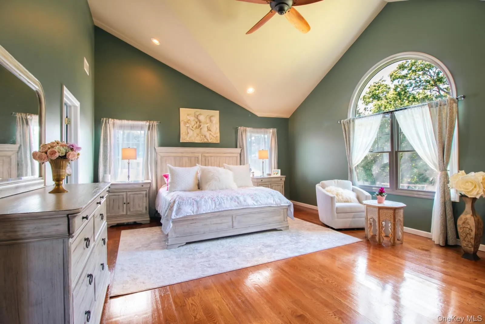 5 Hickory Lane, North Hempstead, NY, 4 Bedrooms Bedrooms, 12 Rooms Rooms,3 BathroomsBathrooms,Residential,For Rent,Hickory,0,1027617 5 Hickory Lane, North Hempstead, NY, 4 Bedrooms Bedrooms, 12 Rooms Rooms,3 BathroomsBathrooms,Residential,For Rent,Hickory,0,1027617