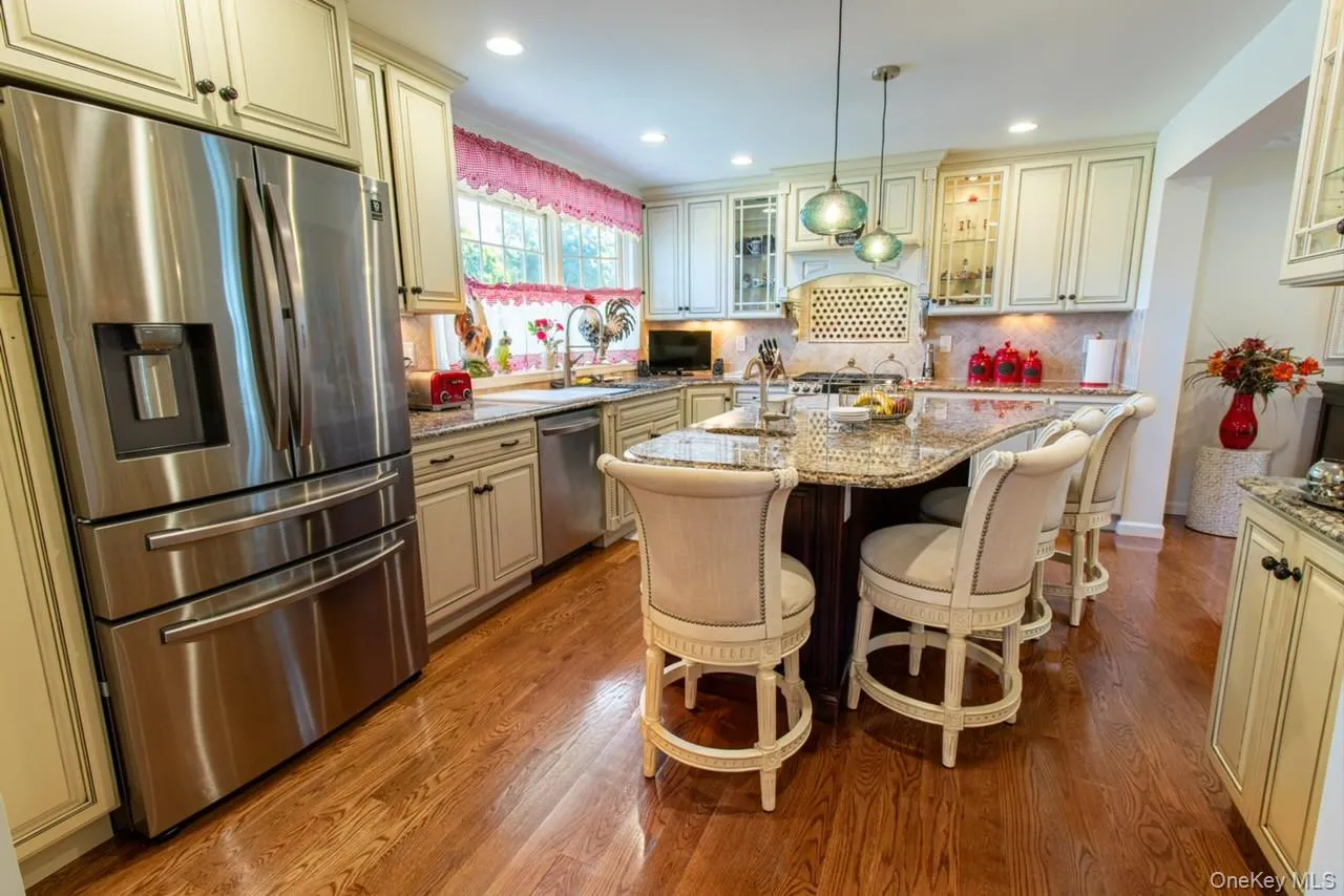 5 Hickory Lane, North Hempstead, NY, 4 Bedrooms Bedrooms, 12 Rooms Rooms,3 BathroomsBathrooms,Residential,For Rent,Hickory,0,1027617 5 Hickory Lane, North Hempstead, NY, 4 Bedrooms Bedrooms, 12 Rooms Rooms,3 BathroomsBathrooms,Residential,For Rent,Hickory,0,1027617