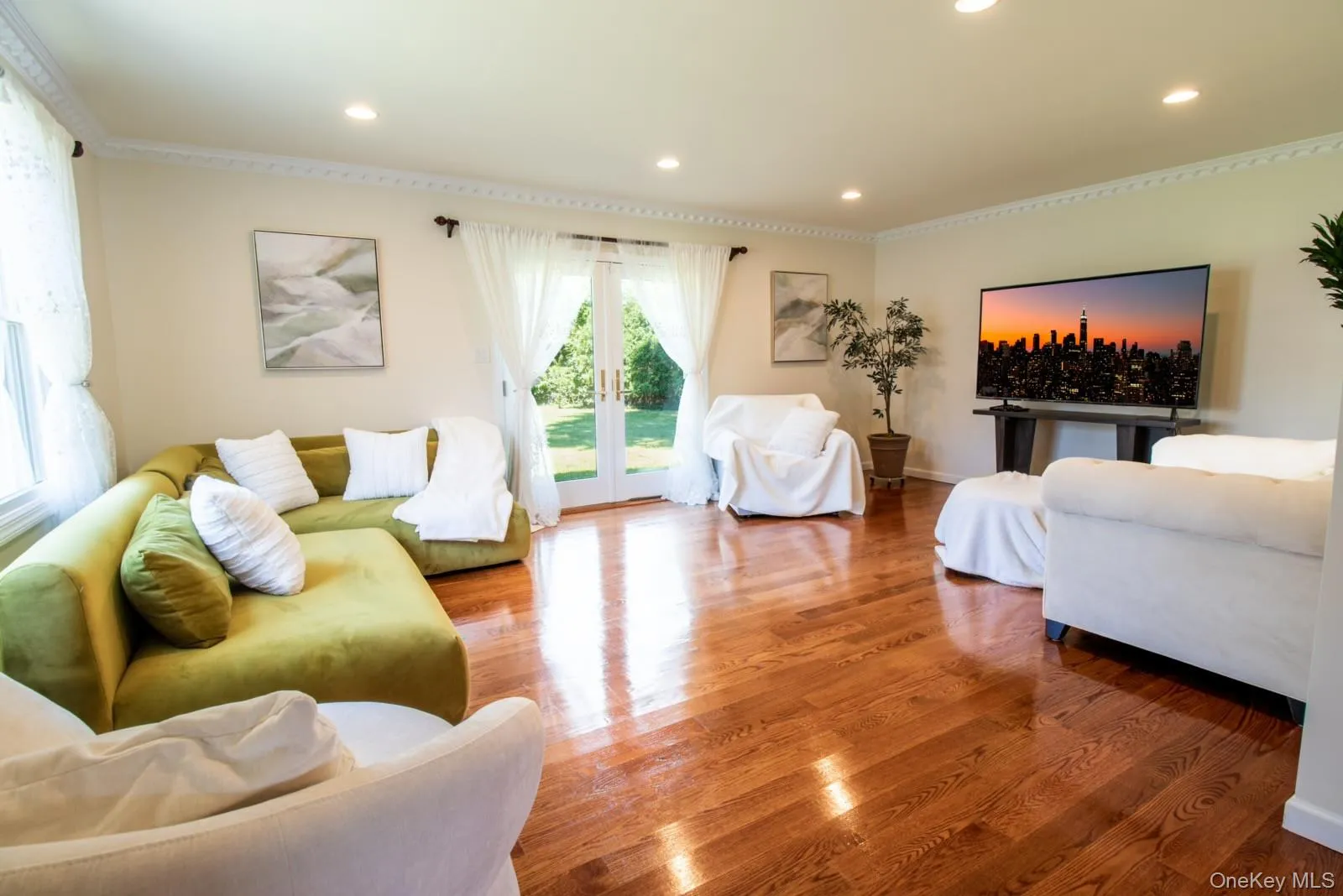 5 Hickory Lane, North Hempstead, NY, 4 Bedrooms Bedrooms, 12 Rooms Rooms,3 BathroomsBathrooms,Residential,For Rent,Hickory,0,1027617 5 Hickory Lane, North Hempstead, NY, 4 Bedrooms Bedrooms, 12 Rooms Rooms,3 BathroomsBathrooms,Residential,For Rent,Hickory,0,1027617