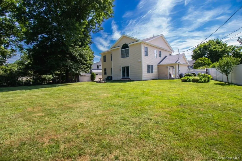 5 Hickory Lane, North Hempstead, NY, 4 Bedrooms Bedrooms, 12 Rooms Rooms,3 BathroomsBathrooms,Residential,For Rent,Hickory,0,1027617 5 Hickory Lane, North Hempstead, NY, 4 Bedrooms Bedrooms, 12 Rooms Rooms,3 BathroomsBathrooms,Residential,For Rent,Hickory,0,1027617