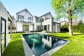 66 Hillside E Drive, East Hampton, New York 11963